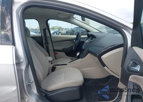 2016 Ford Focus Se z USA, uszkodzony, nr VIN 1FADP3F22GL391450